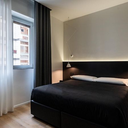 Contemporaneamente 147 - Modern & Comfort Rooms Бари Экстерьер фото
