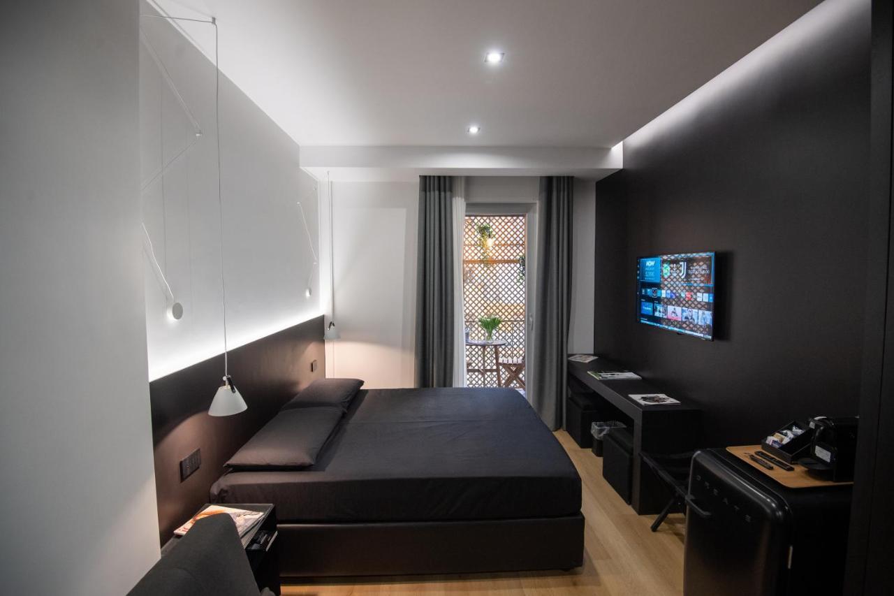Contemporaneamente 147 - Modern & Comfort Rooms Бари Экстерьер фото
